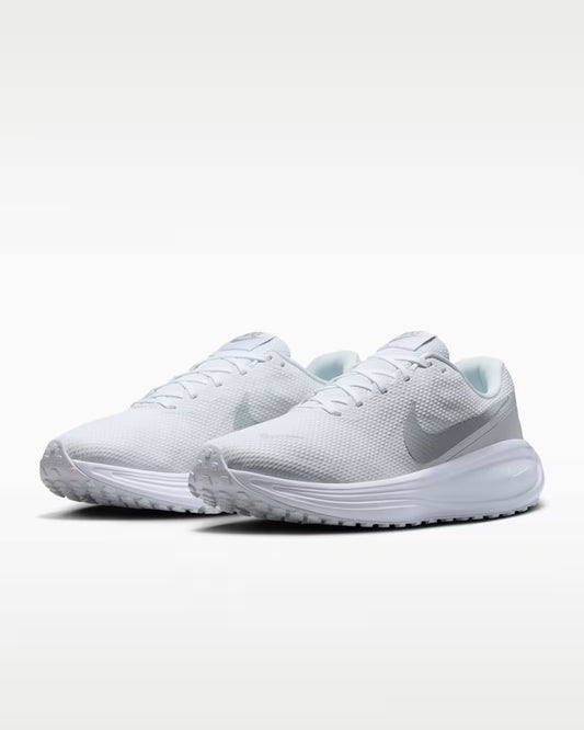 Nike Revolution 8