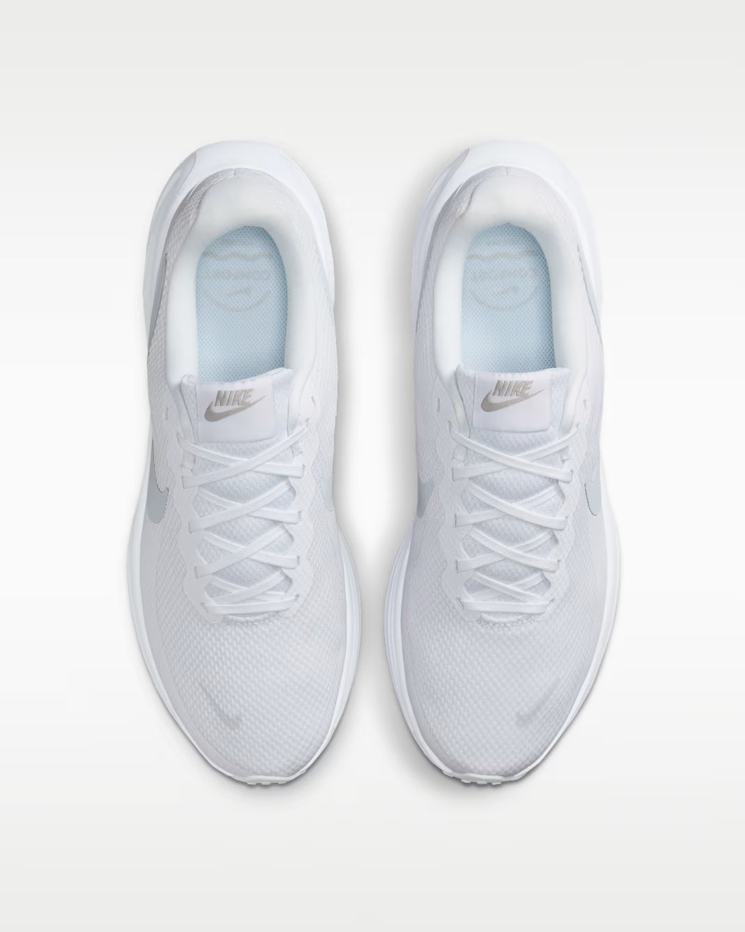 Nike Revolution 8