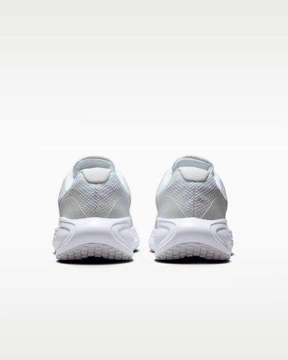 Nike Revolution 8